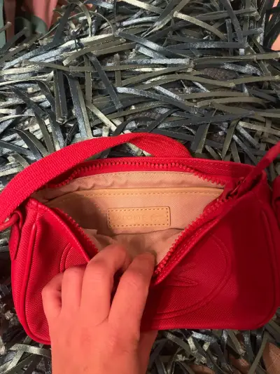 Bandolera Lacoste Original NF1024NC Roja Excelente - miniatura 3