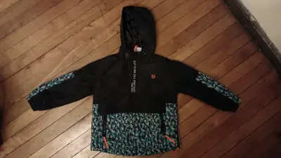 Parka negra con diseño geométrico - miniatura 1