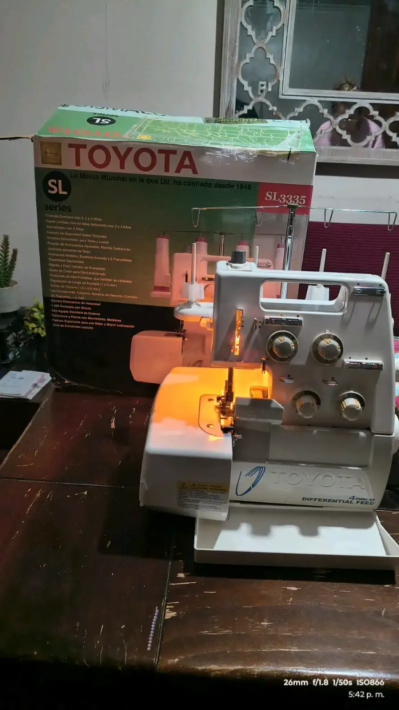 Máquina de coser overlock Toyota - 5