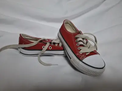 Zapatillas rojas para niños - miniatura 2