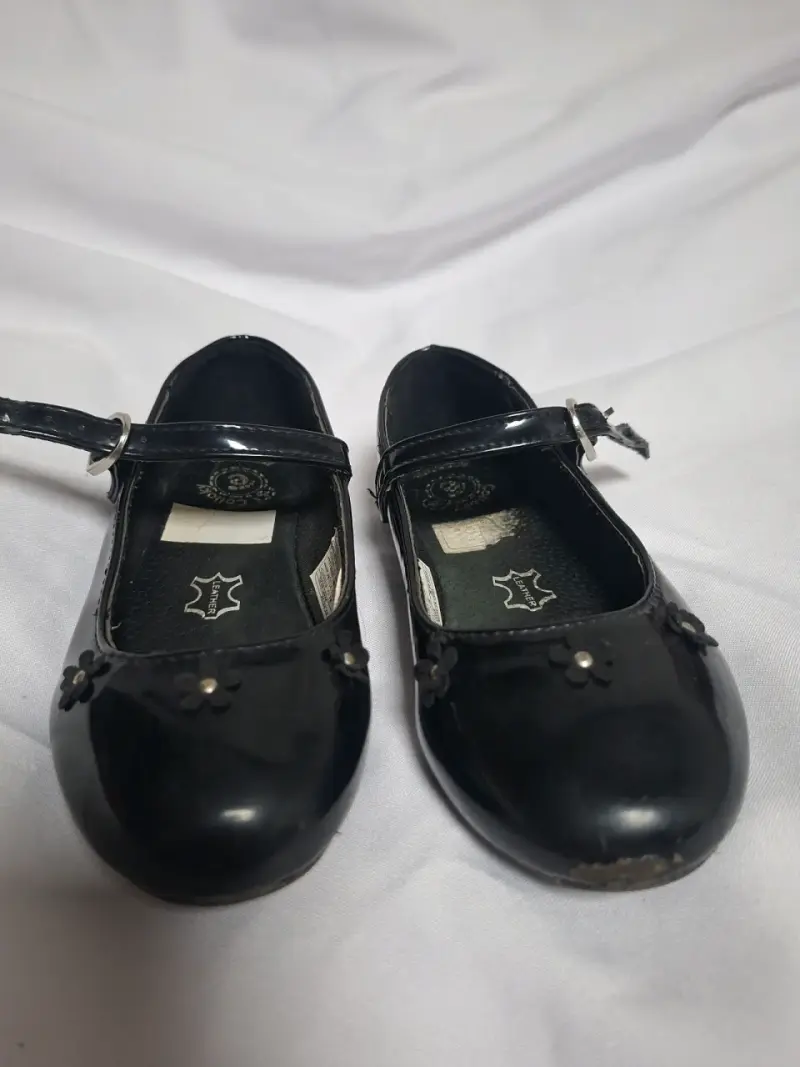 Zapatos negros de charol para niña - 2