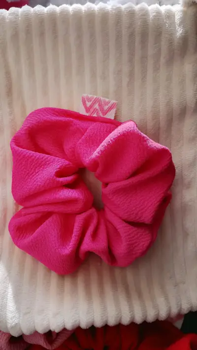 Ramos de scrunchies con diseños - miniatura 2