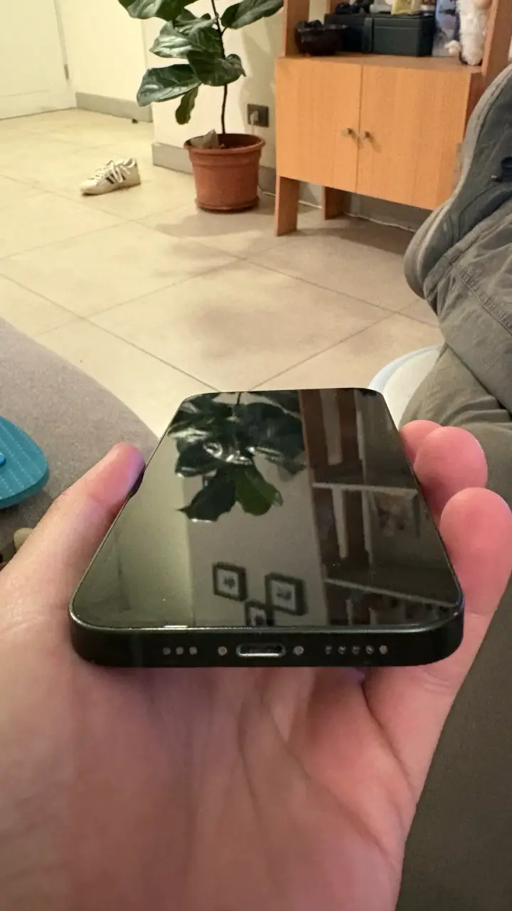 iPhone 13 con caja original - 2
