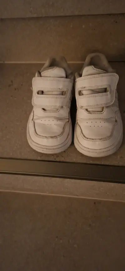 Zapatillas deportivas blancas para niño - miniatura 1