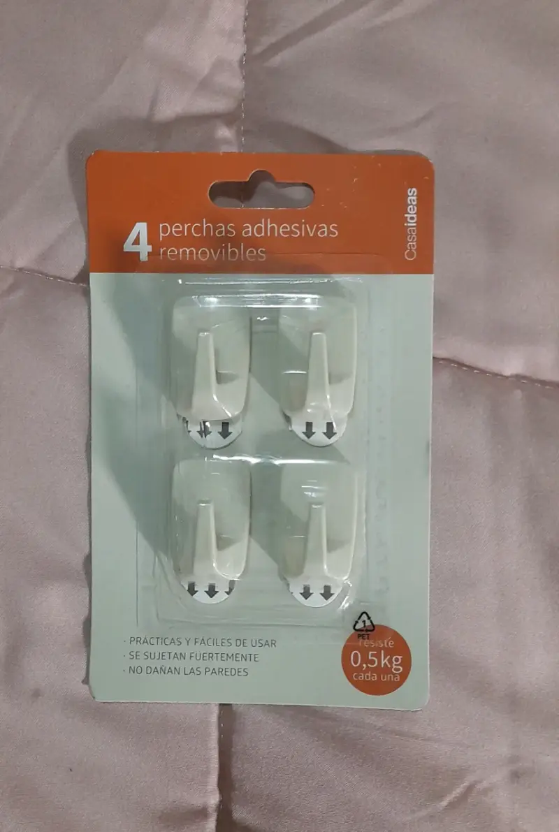 4 perchas adhesivas removibles