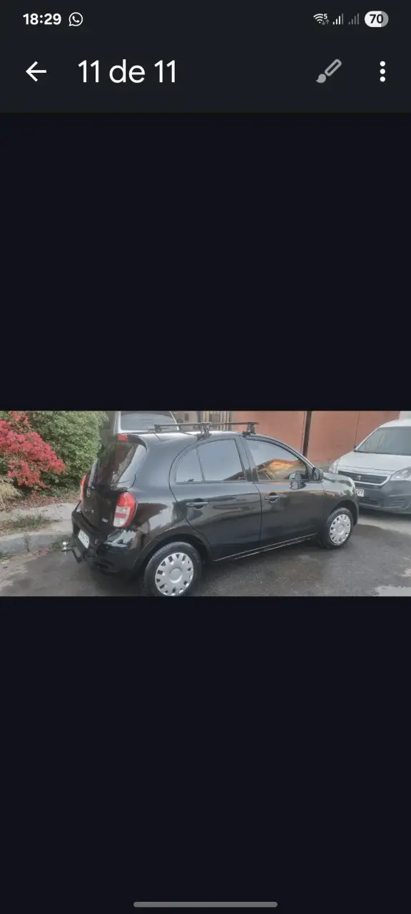 Auto compacto negro en venta - 4