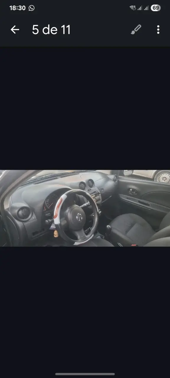Auto compacto negro en venta - 5
