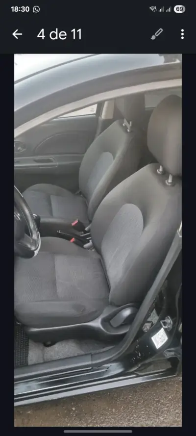 Auto compacto negro en venta - miniatura 6