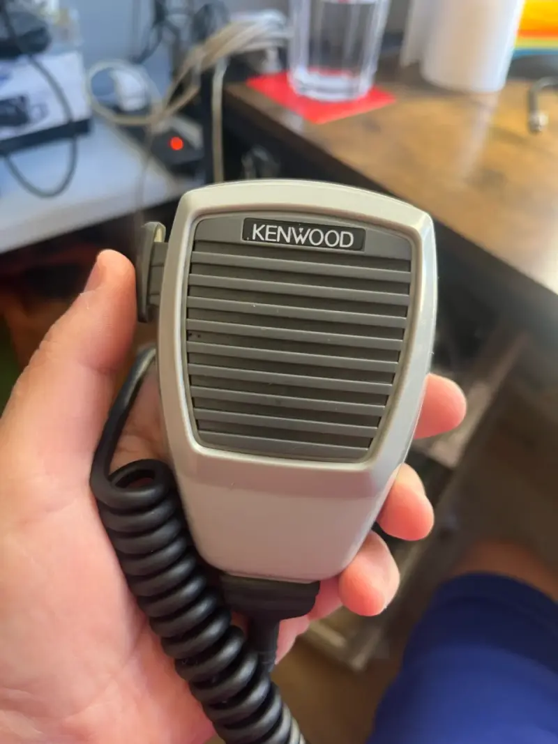 Micrófono Kenwood mano compacto - 1