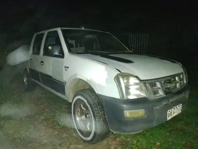 Camioneta pickup blanca - miniatura 1