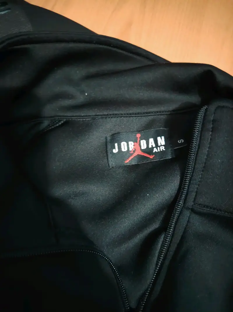 Chaqueta negra Jordan - 3