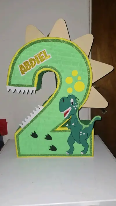 Piñata número 6 princesa Sofía - miniatura 5