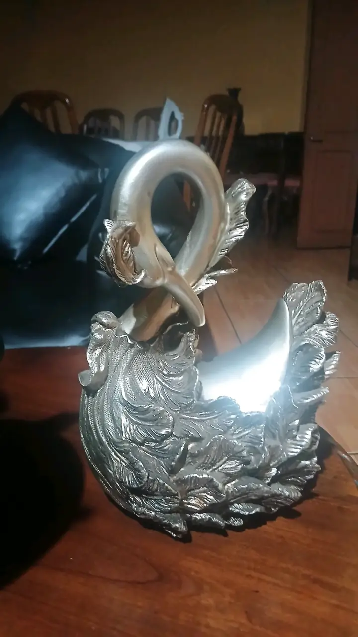 Escultura decorativa de cisne - 1
