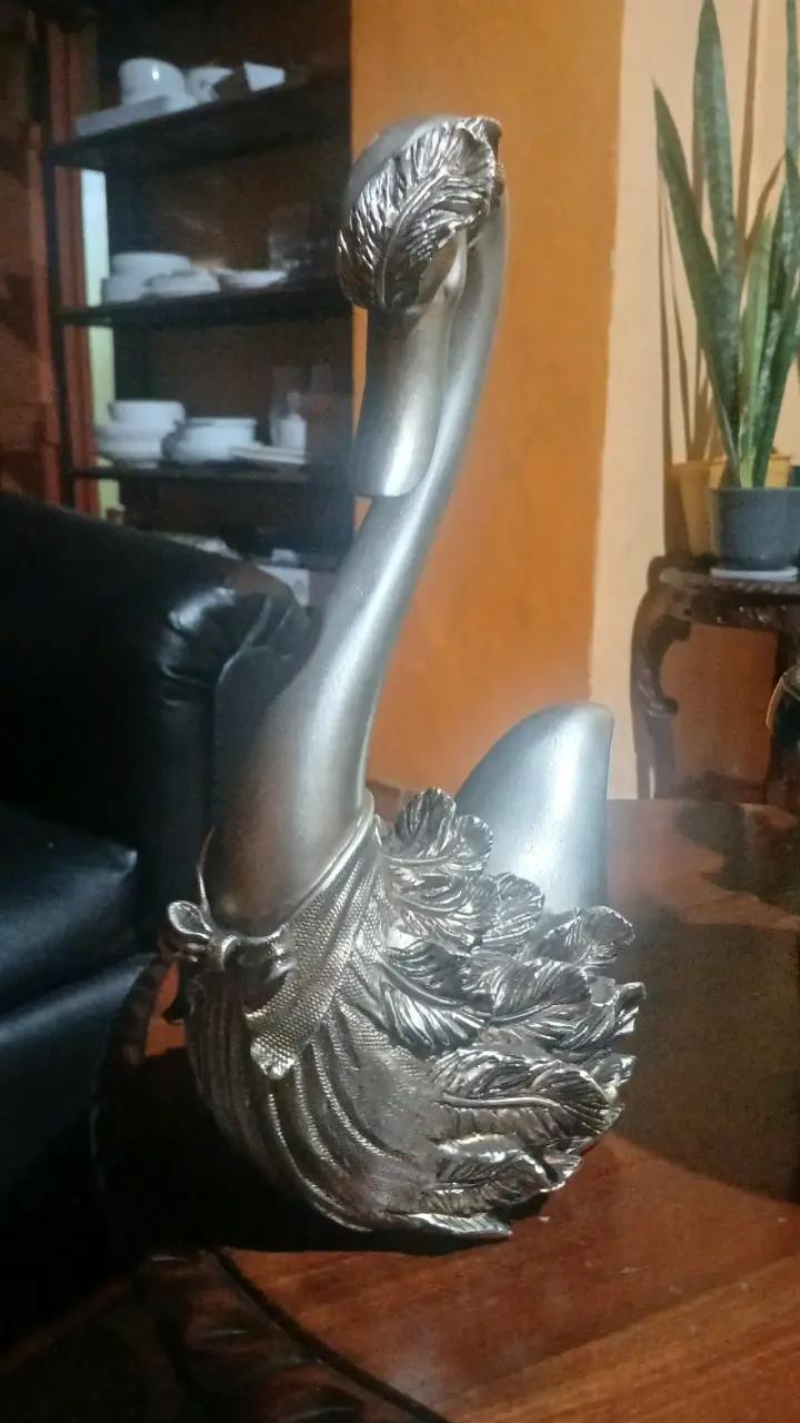 Escultura decorativa de cisne - 2