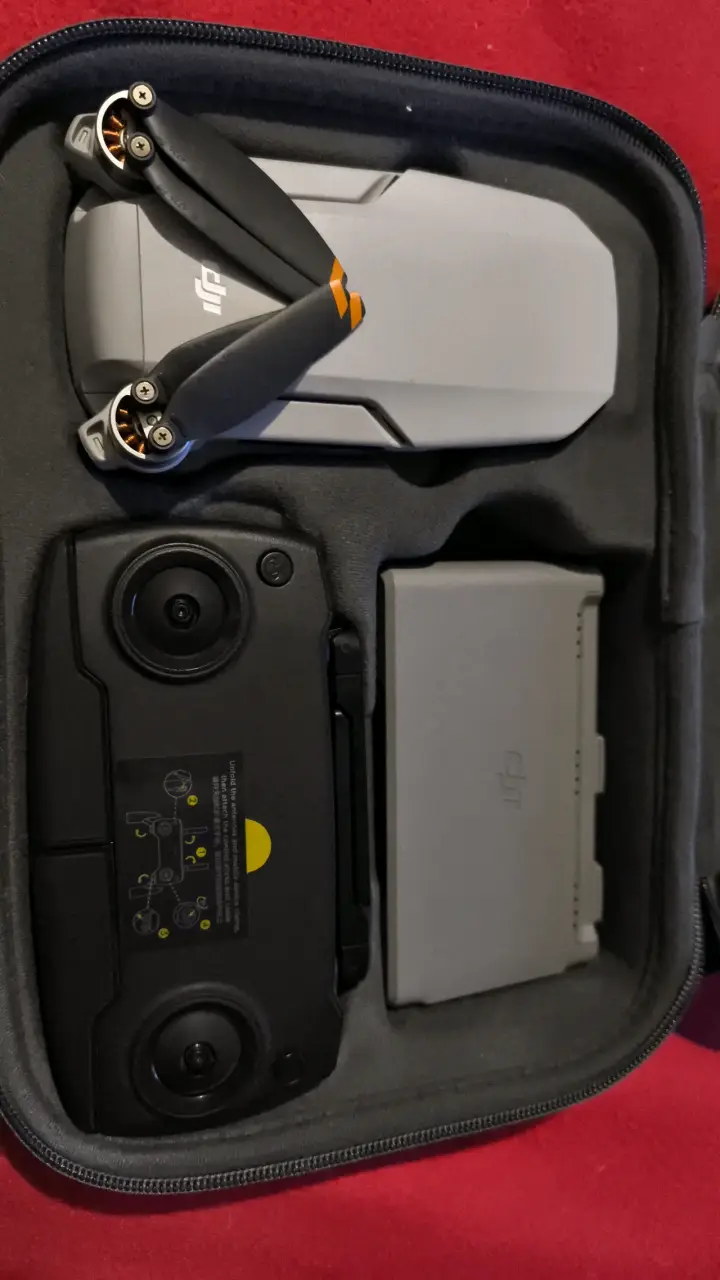 Drone con control y estuche - 1