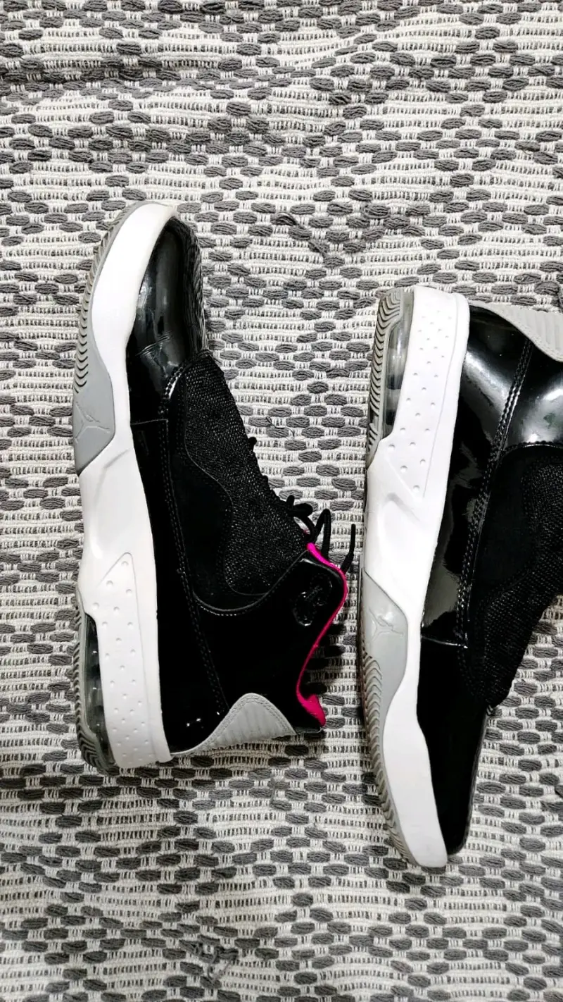 Air Jordan Max Aura 2 Black Cement - 5