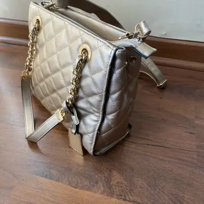 Cartera Gacel dorada  con correa - miniatura 4