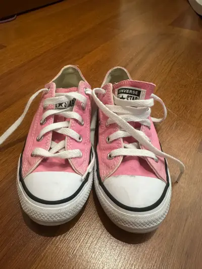 Zapatillas rosadas Converse - miniatura 1
