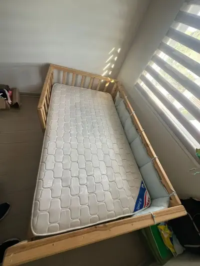 Cama montessori 1/2 plaza, con colchón. - miniatura 1