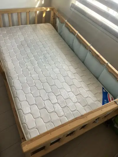 Cama montessori 1/2 plaza, con colchón. - miniatura 2