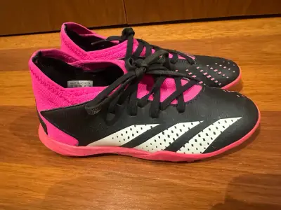 Zapatillas deportivas negras y rosadas - miniatura 1