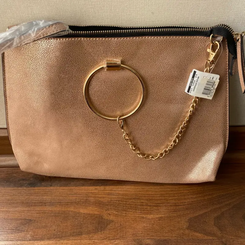 Cartera ALDO de mano cobre dorado con cadena - 1