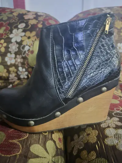 Botines de cuero negro con taco madera - miniatura 2