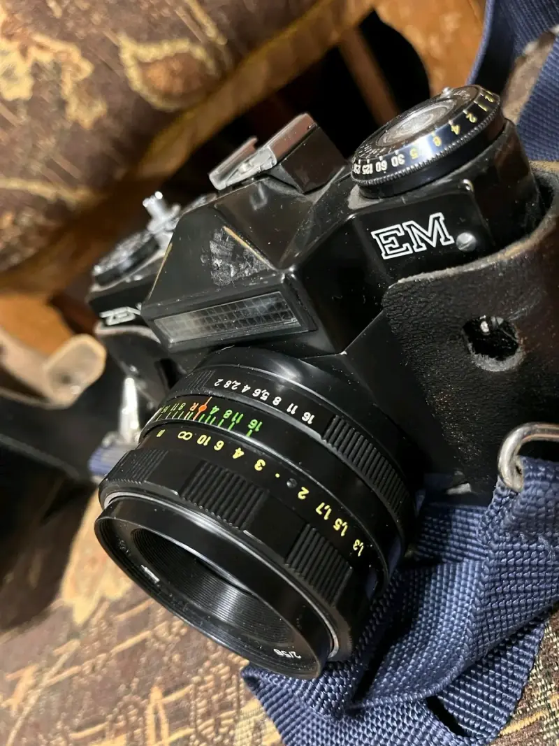 Cámara Zenit EM con lente - 3