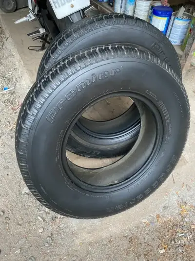 Par neumaticos P205/75R14 BFGoodrich - miniatura 1