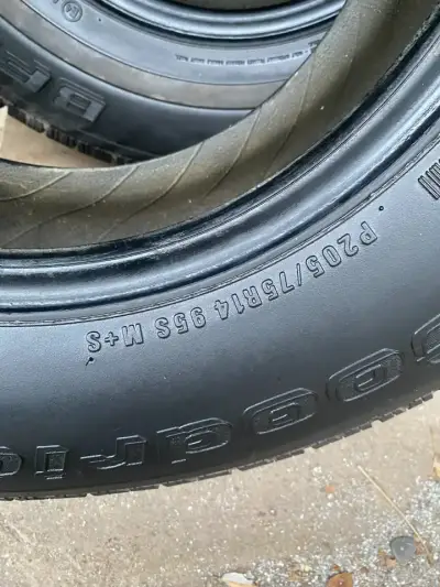Par neumaticos P205/75R14 BFGoodrich - miniatura 3