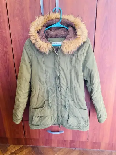 Parka verde S nueva - miniatura 1