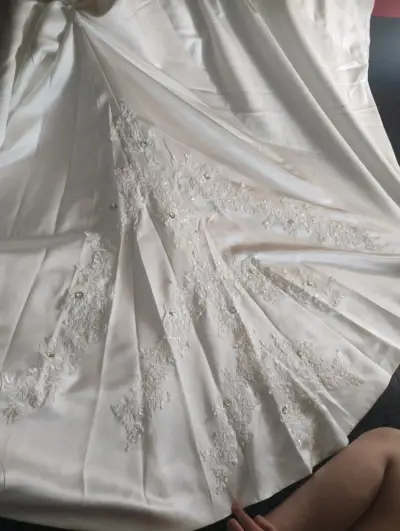 Vestido de novia blanco clásico - miniatura 2