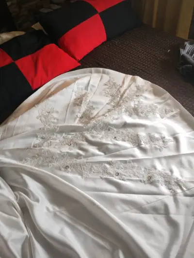 Vestido de novia blanco clásico - miniatura 6