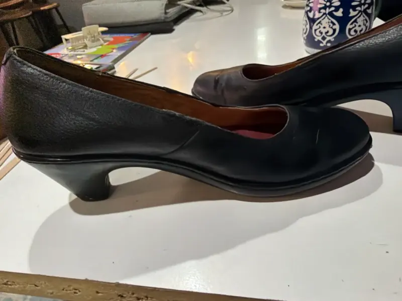 Zapatos de tacón negro clásicos - 1