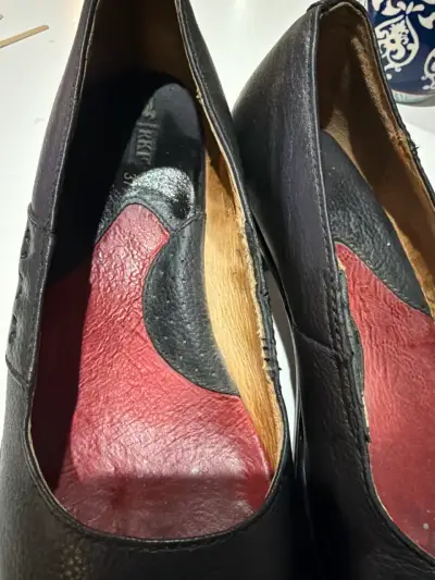 Zapatos de tacón negro clásicos - miniatura 3