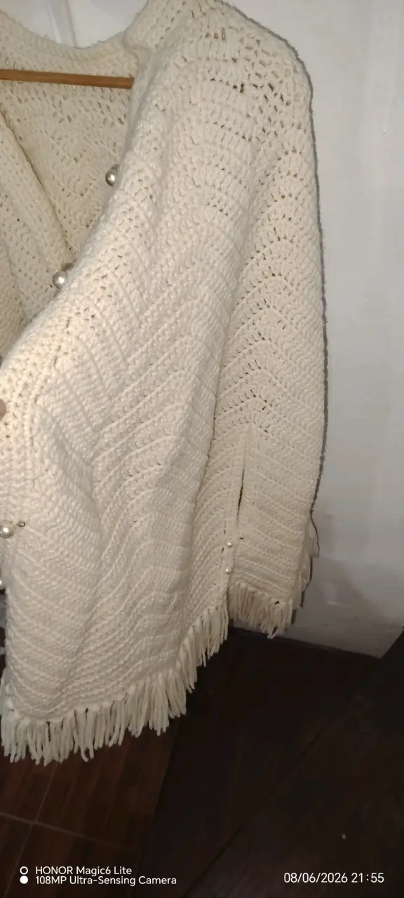 Cárdigan de crochet beige con flecos - 2