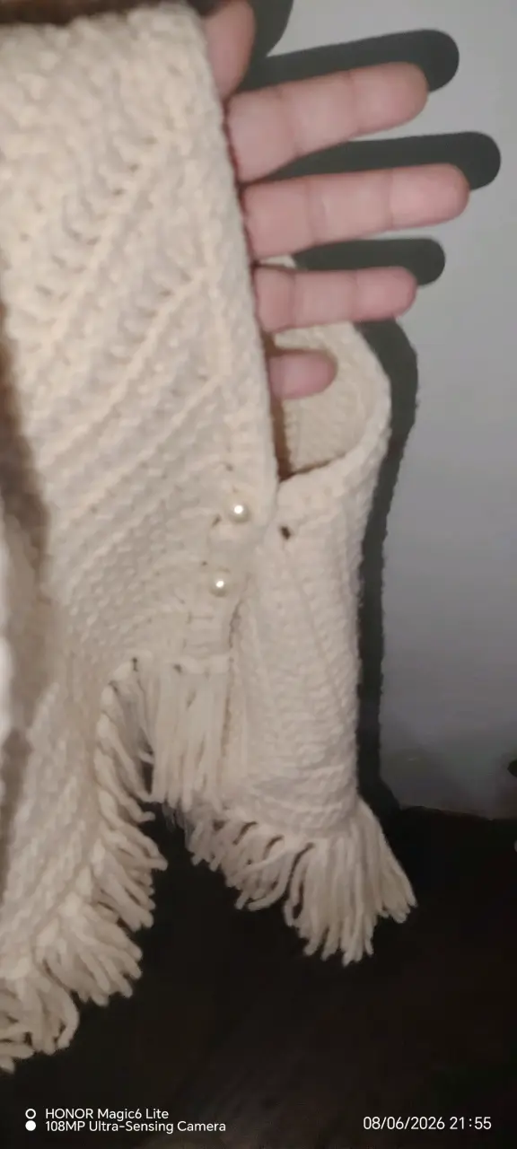 Cárdigan de crochet beige con flecos - 3