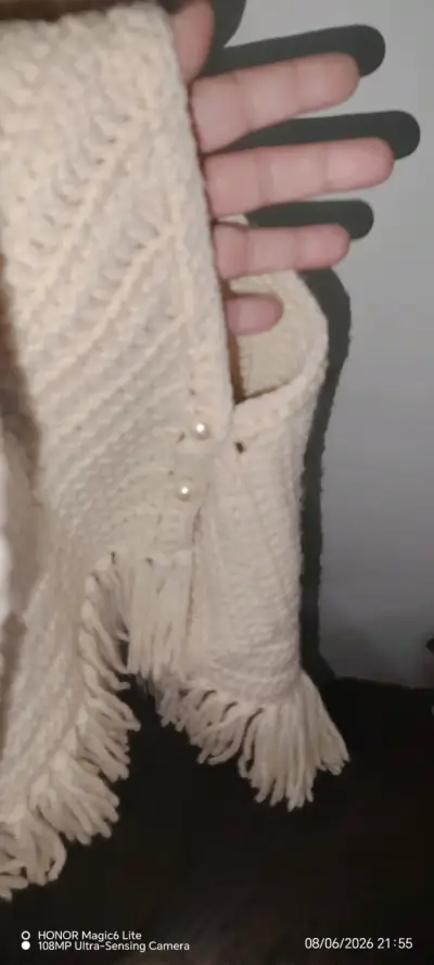 Cárdigan de crochet beige con flecos - miniatura 3