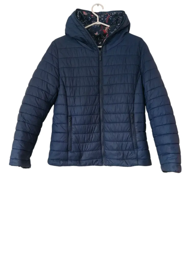 Chaqueta azul con capucha wados