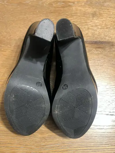 Tacones negros charol - miniatura 3