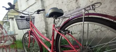Bicicleta urbana Oxford rosa con canasto - miniatura 1