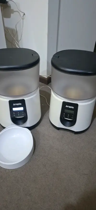 Dispensador automático de comida para mascotas - miniatura 2