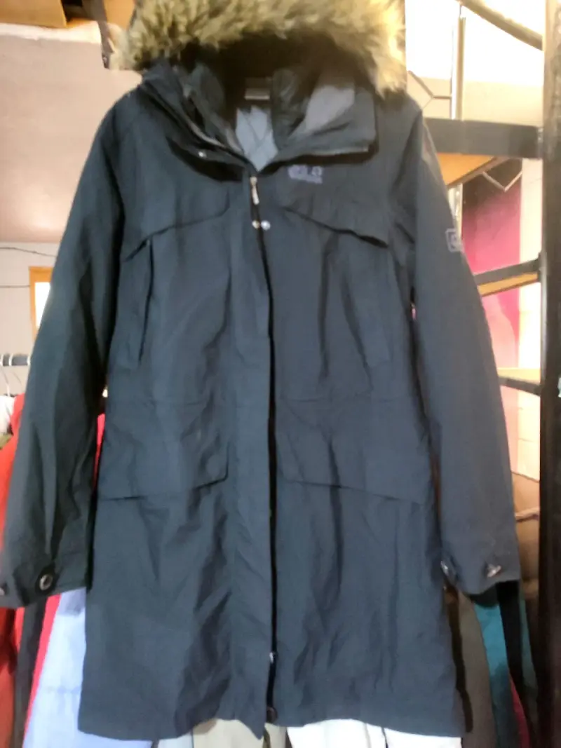 Chaqueta impermeable marca Jack Wolfskin talla L