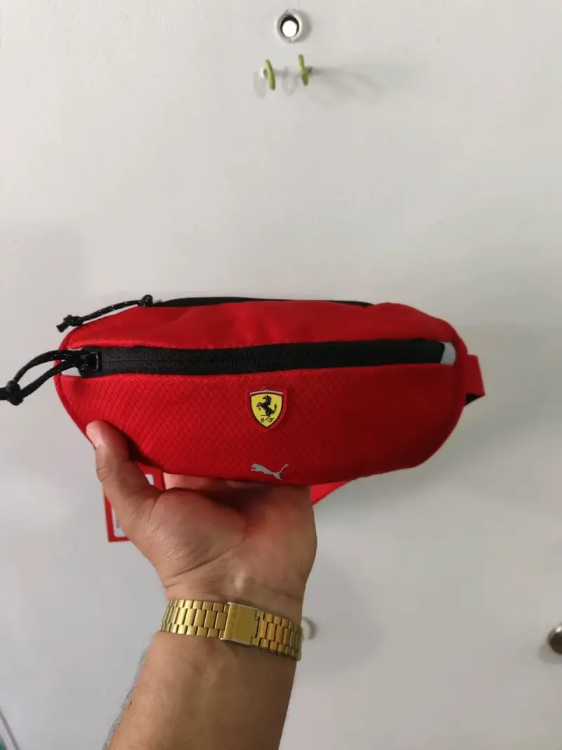 Riñonera Ferrari roja