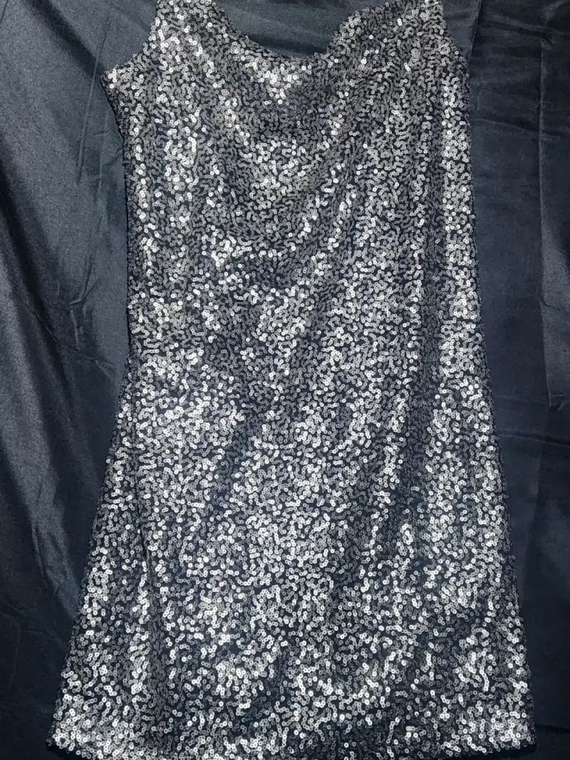 Vestido de noche con brillo negro - 4
