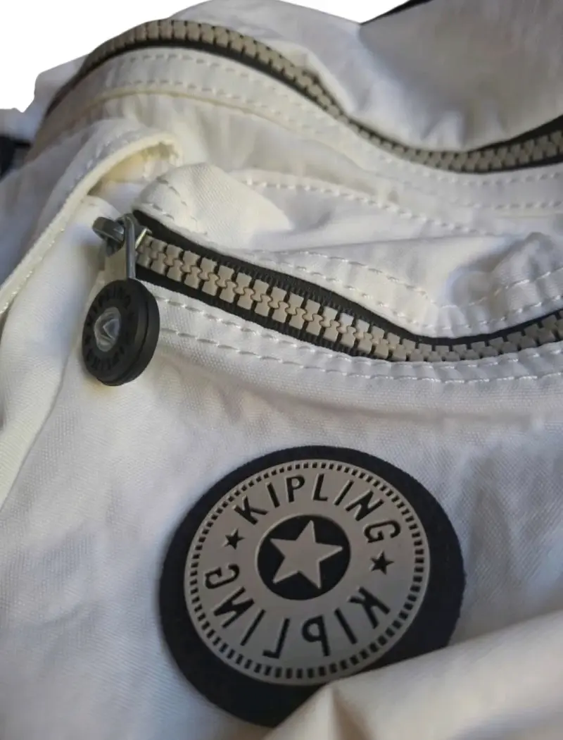 Riñonera blanca con bolsillos kipling - 3