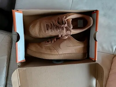 Zapatillas Nike color café talla 42 (27cm) - miniatura 1