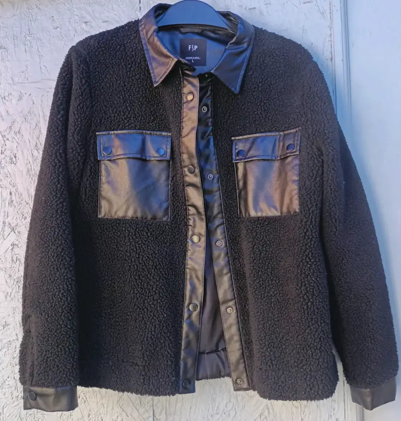 Chaqueta negra FSP de lana con cuerina