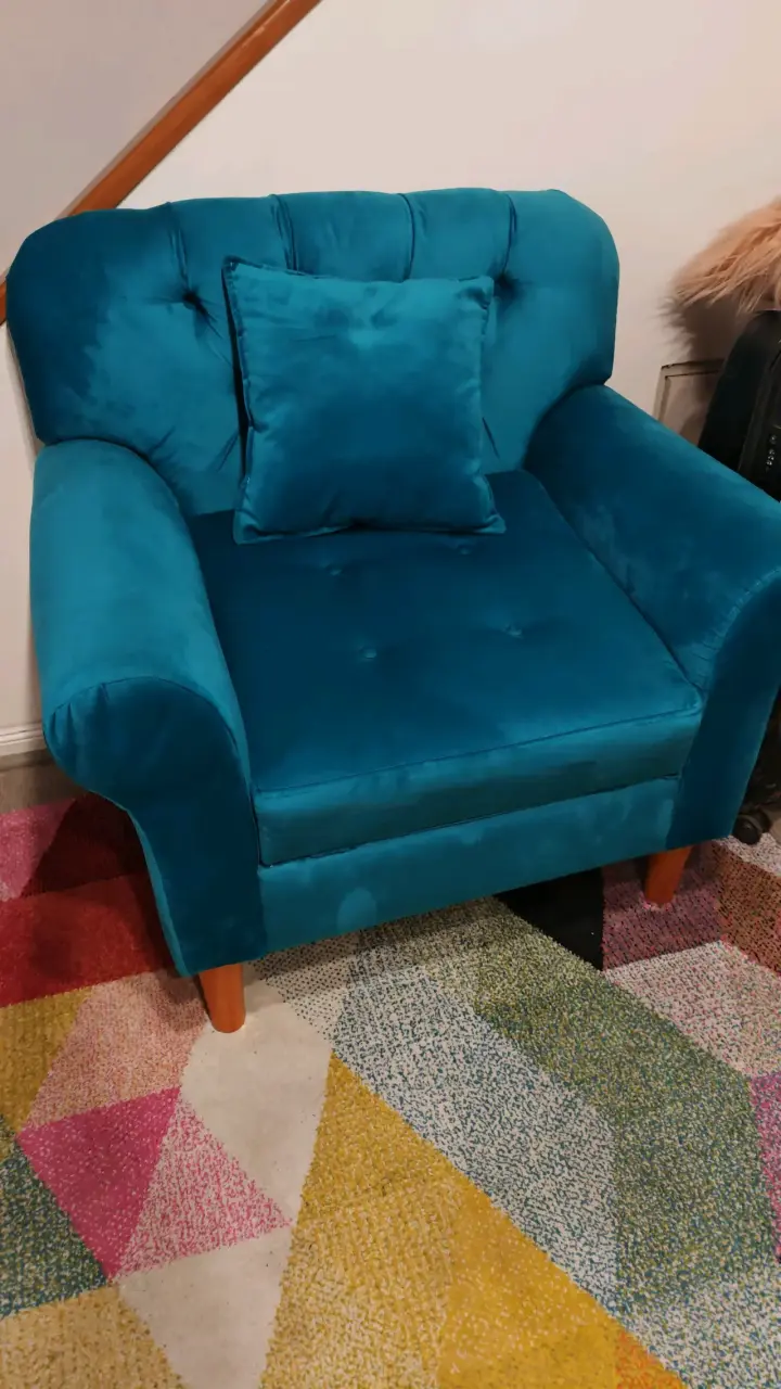 Sillón turquesa con cojín - 1