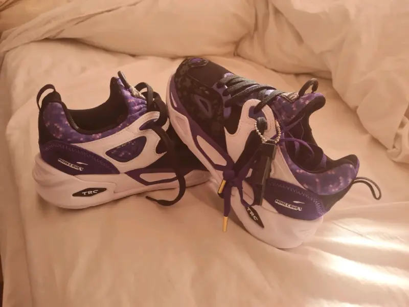 Zapatillas deportivas Nuevas moradas. - 2